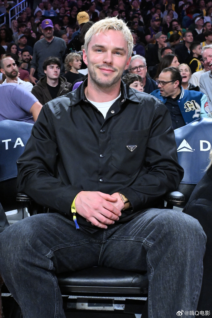 开云APP-尼古拉斯·霍尔特现身2026年湖人vs骑士比赛现场|Nicholas Hoult|LAKERS_新浪娱乐_新浪新闻